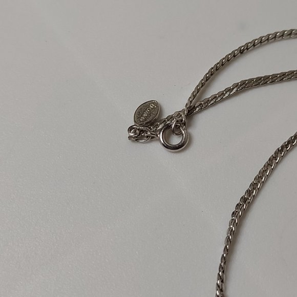 Pretty 21 Inch Calla Lily Necklace - Picture 5 of 9